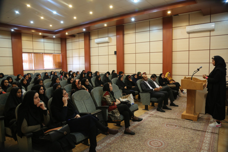برگزاری کارگاه های تخصصی با موضوع کار آفرینی در دانشگاه ولایت