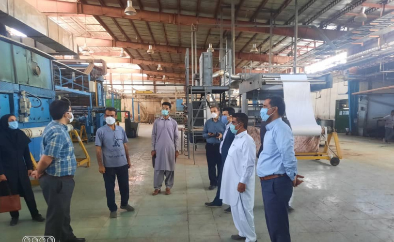 بازدید اعضای هیات علمی دانشگاه در قالب برنامه تور صنعتی از کارخانه بافت بلوچ ایرانشهر