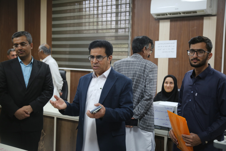 بازدید رئیس دانشگاه ولایت از روند ثبتنام دانشجویان نوورود