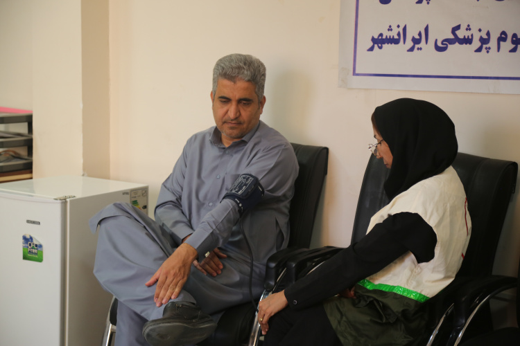 سنجش سلامت دانشگاهیان ولایت توسط کارشناسان مرکز بهداشت شهرستان ایرانشهر