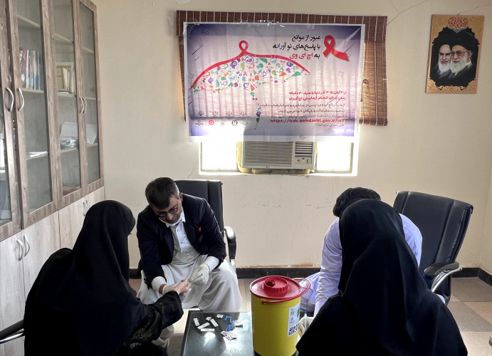 پویش &quot;من هم تست اچ آی وی می دهم&quot; در دانشگاه ولایت برگزار شد