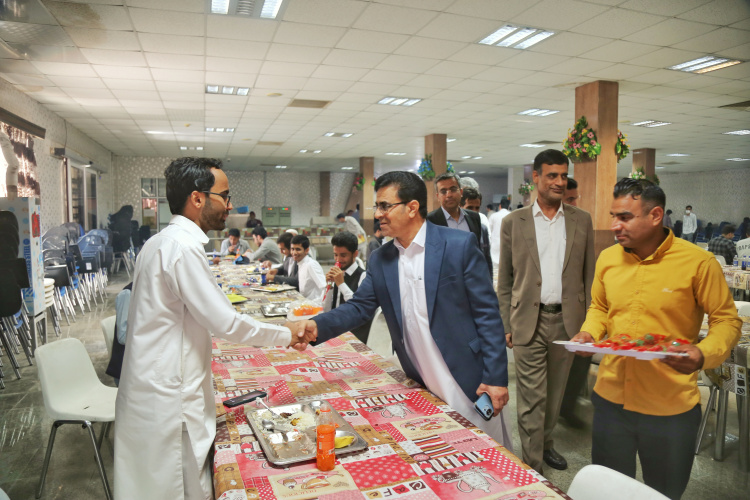 بازدید رئیس دانشگاه ولایت از سلف سرویس دانشگاه به مناسبت گرامیداشت روز دانشجو